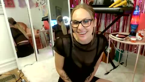Snapshot of annadelrae444 chatting on September 19, 3:21 am annadelrae444 online show from September 19, 3:21 am