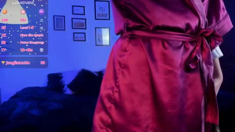 Anne online show from December 6, 11:30 pm