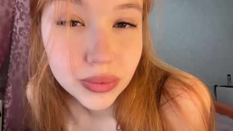 anne_blossomm online show from February 11, 5:06 pm