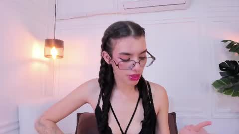 anne_millerr online show from July 28, 12:48 pm