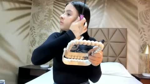 Anne online show from June 11, 3:04 am