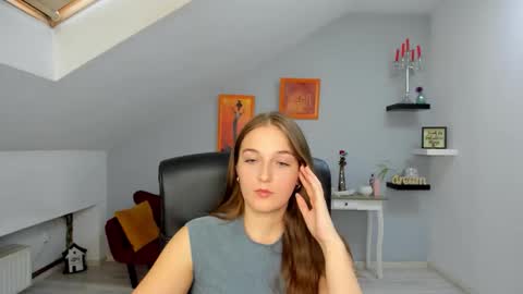 annewilsonn online show from November 4, 12:17 pm