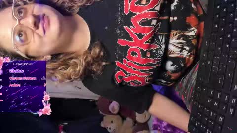Snapshot of annie_bigboobs_ chatting on October 6, 10:49 pm Ana Bolena independent model online show from October 6, 10:49 pm