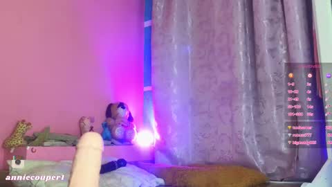 Snapshot of annie_couper chatting on March 7, 11:05 pm Annie online show from March 7, 11:05 pm