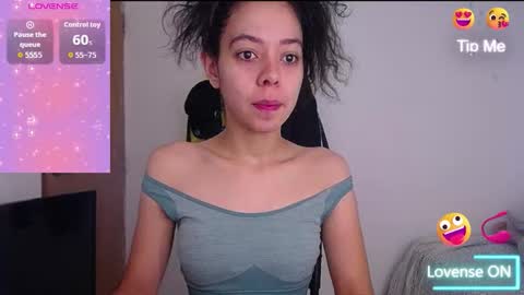 Snapshot of annie_rosse1017 chatting on September 19, 9:57 am annie_rosse1017 online show from September 19, 9:57 am