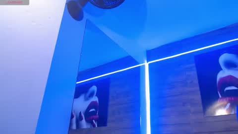 A N N I E online show from January 31, 7:44 pm