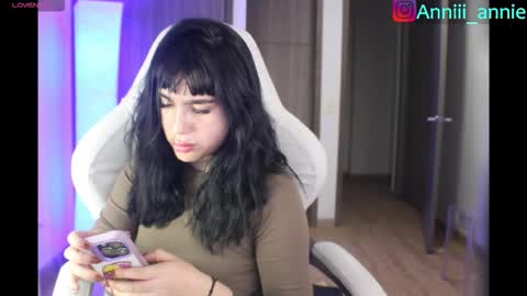 JEANNE no olvides seguirme dont forget follow me  uu online show from March 11, 11:08 pm