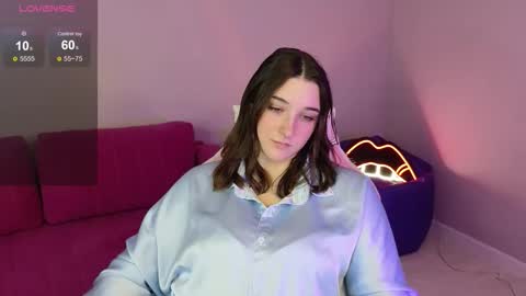 Snapshot of anniedodge chatting on October 19, 5:56 am Annie online show from October 19, 5:56 am