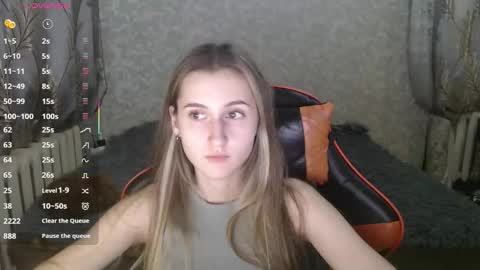 annieee_smith online show from December 22, 5:09 pm