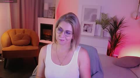 Annie online show from October 15, 1:45 pm