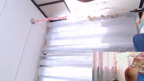anniemiller7_ online show from October 21, 7:06 pm