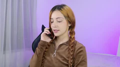 Annie online show from March 26, 2:39 am