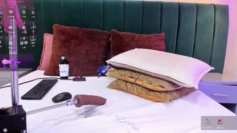 ANNIE  online show from November 22, 11:35 pm