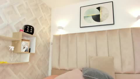 Annie Queen online show from April 15, 2:37 am