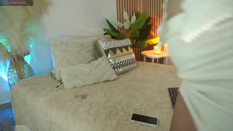Snapshot of anniie_watson chatting on September 25, 11:12 pm ANNIE online show from September 25, 11:12 pm
