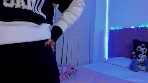 annybondie online show from February 10, 11:13 pm