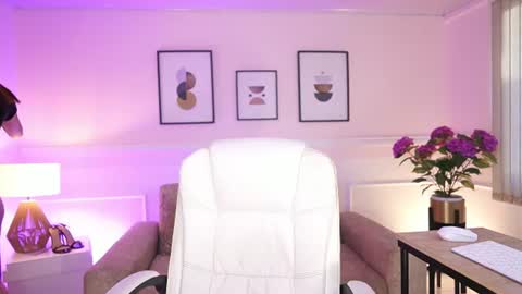 Ana online show from June 11, 11:52 am