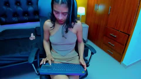 LittleSunny  My schedule 1400 - 2200 GMT -5 online show from October 13, 9:39 pm