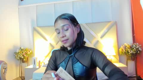 LittleSunny  My schedule 1400 - 2200 GMT -5 online show from October 24, 4:13 am