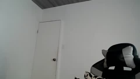 anok_yaii online show from November 6, 6:16 am