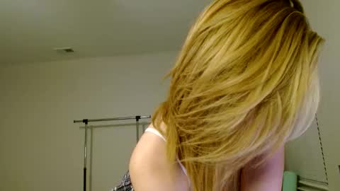 heyitsansley online show from February 13, 2:26 am