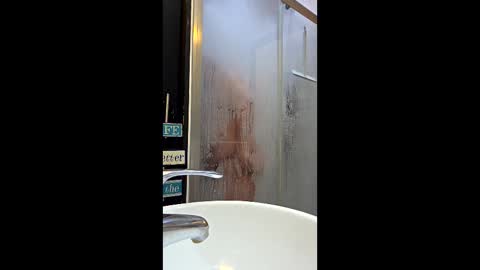 ant197509 online show from March 28, 10:49 am