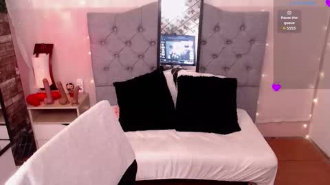 antolyh_c online show from November 10, 12:19 pm