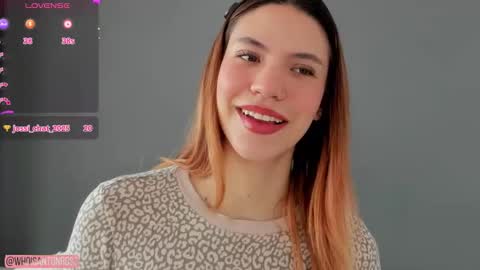 Snapshot of antonellarossii_ chatting on October 17, 2:10 pm Antonella online show from October 17, 2:10 pm