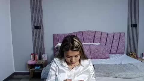 Snapshot of antonellarosss chatting on September 18, 11:47 am A N T O N E L L A online show from September 18, 11:47 am