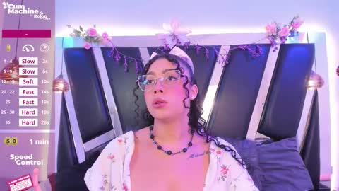 A N T O N E L L E  online show from March 4, 10:23 am