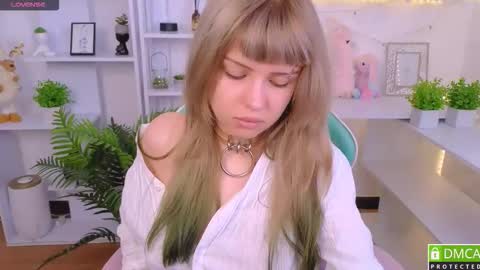 antonia_ferrero online show from September 24, 7:04 am
