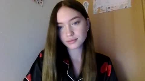 Snapshot of antonina25440 chatting on October 19, 8:57 pm antonina25440 online show from October 19, 8:57 pm