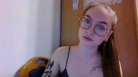 Snapshot of antonina25440 chatting on October 29, 8:42 pm antonina25440 online show from October 29, 8:42 pm