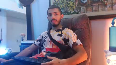 Hadez online show from February 20, 12:15 pm