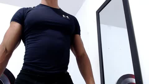 Instagram miguelangel1802  online show from March 31, 4:57 am