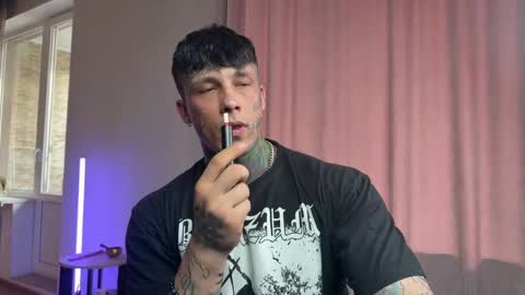 Tom online show from April 14, 2:31 pm