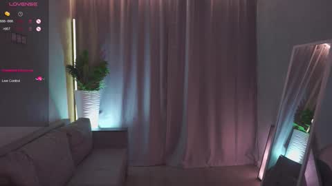  Sunday - start 0400 PM GMT -4 online show from November 4, 8:32 pm