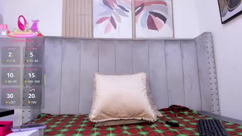 anya_belth online show from September 18, 8:24 pm