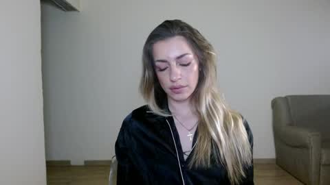 Anya online show from April 16, 7:14 pm