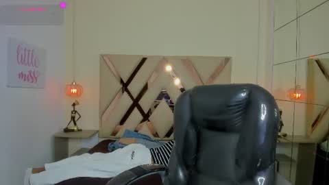anyelotwink online show from June 14, 4:03 am