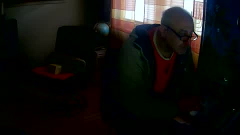 aphextwin72 online show from December 1, 7:39 am