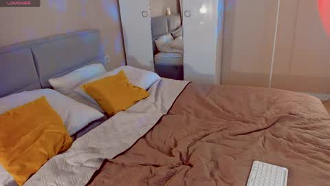 Aphrodite online show from April 7, 2:13 am