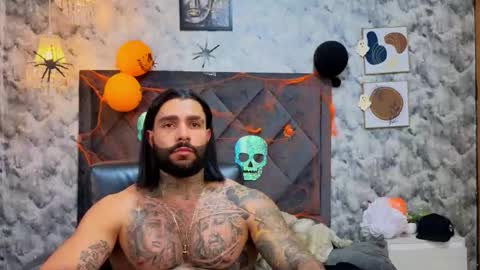Snapshot of apolo_rousse chatting on October 22, 12:25 am Apolo online show from October 22, 12:25 am