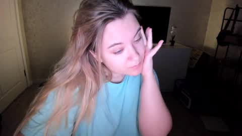 appleyummybuns online show from November 12, 11:40 pm