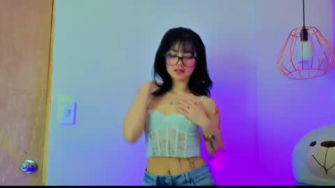   online show from May 11, 12:01 pm