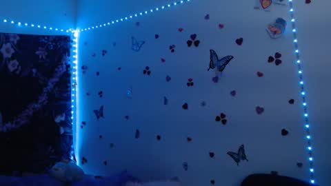 april_l6 online show from December 16, 7:31 pm