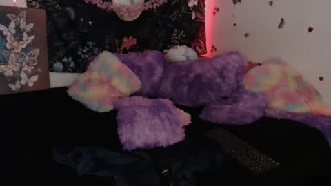 april_l6 online show from October 26, 12:11 am