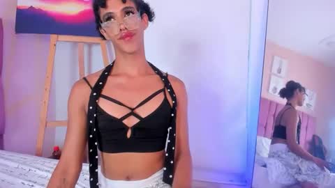 Snapshot of aprill_fox chatting on September 30, 9:03 pm aprill_fox online show from September 30, 9:03 pm