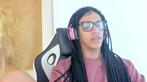 Snapshot of aprill_fox chatting on February 27, 6:13 am aprill_fox online show from February 27, 6:13 am