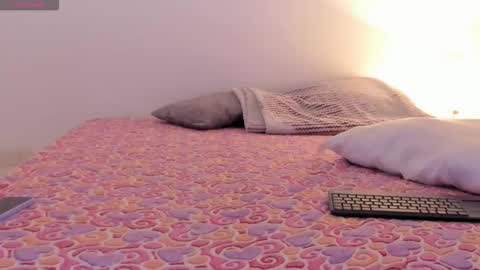 aprilroses11 online show from November 10, 11:07 pm